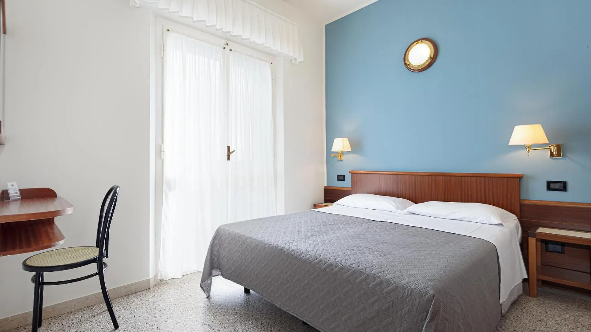 Hotel Avana Fronte Mare Riccione 3*,
