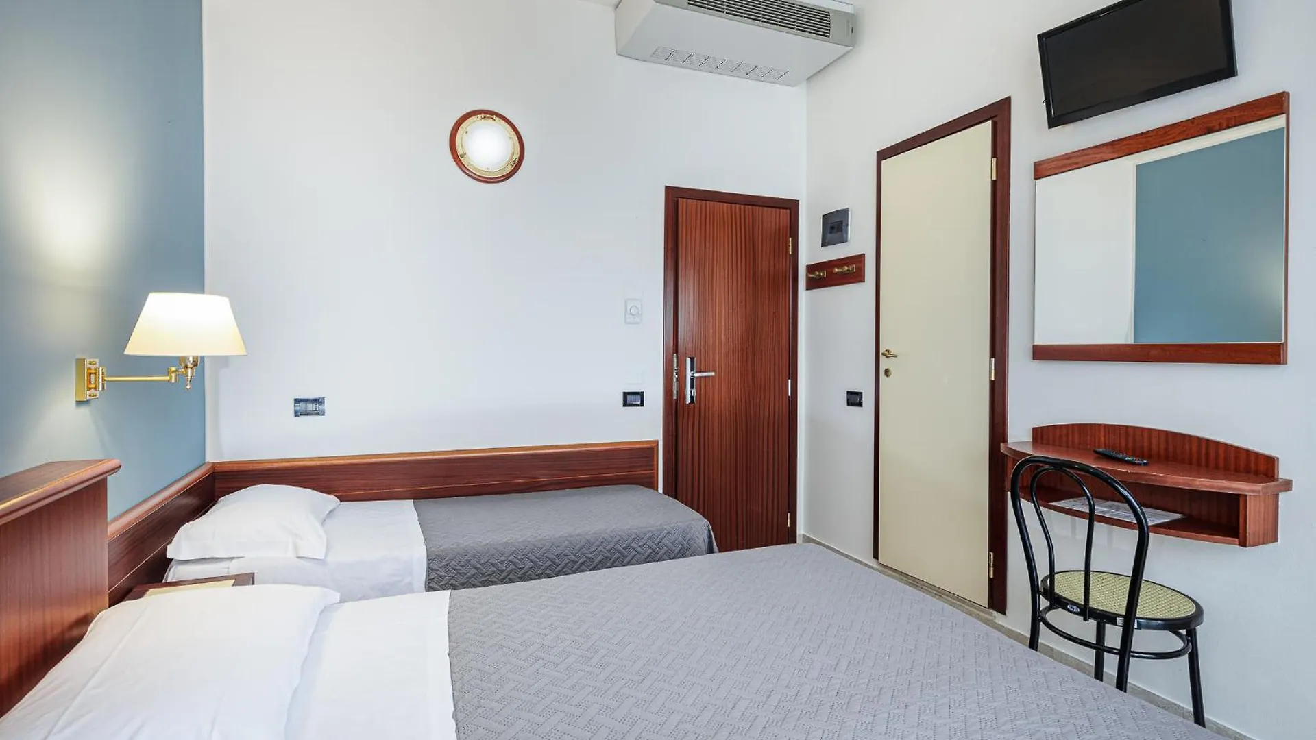 Hotel Avana Fronte Mare Riccione 3*,  Italy