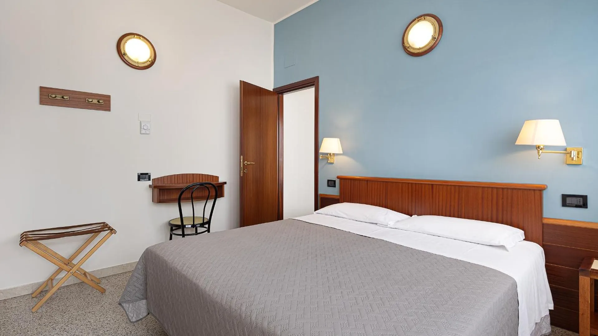 Hotel Avana Fronte Mare Riccione 3*,  Italy