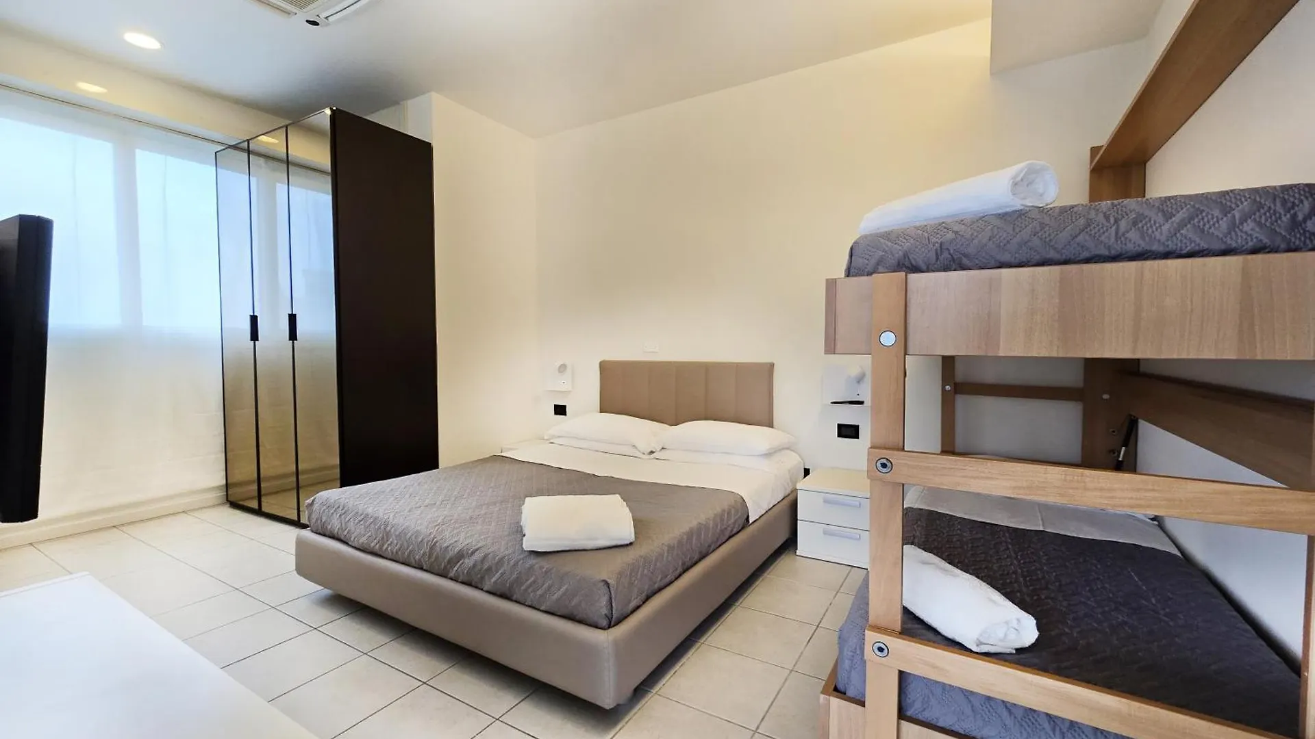 Hotel Avana Fronte Mare Riccione 3*,  Italy
