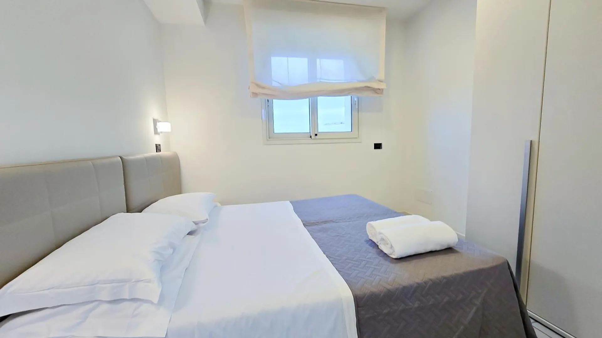 Hotel Avana Fronte Mare Riccione 3*,  Italy